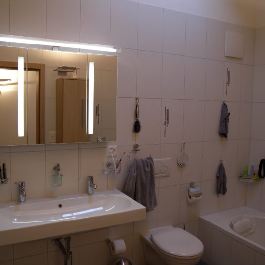 Salle de bain appartement Täsch